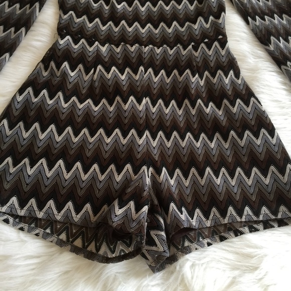 AKIRA Black Label Long Sleeve Shorts Romper - Picture 7 of 8